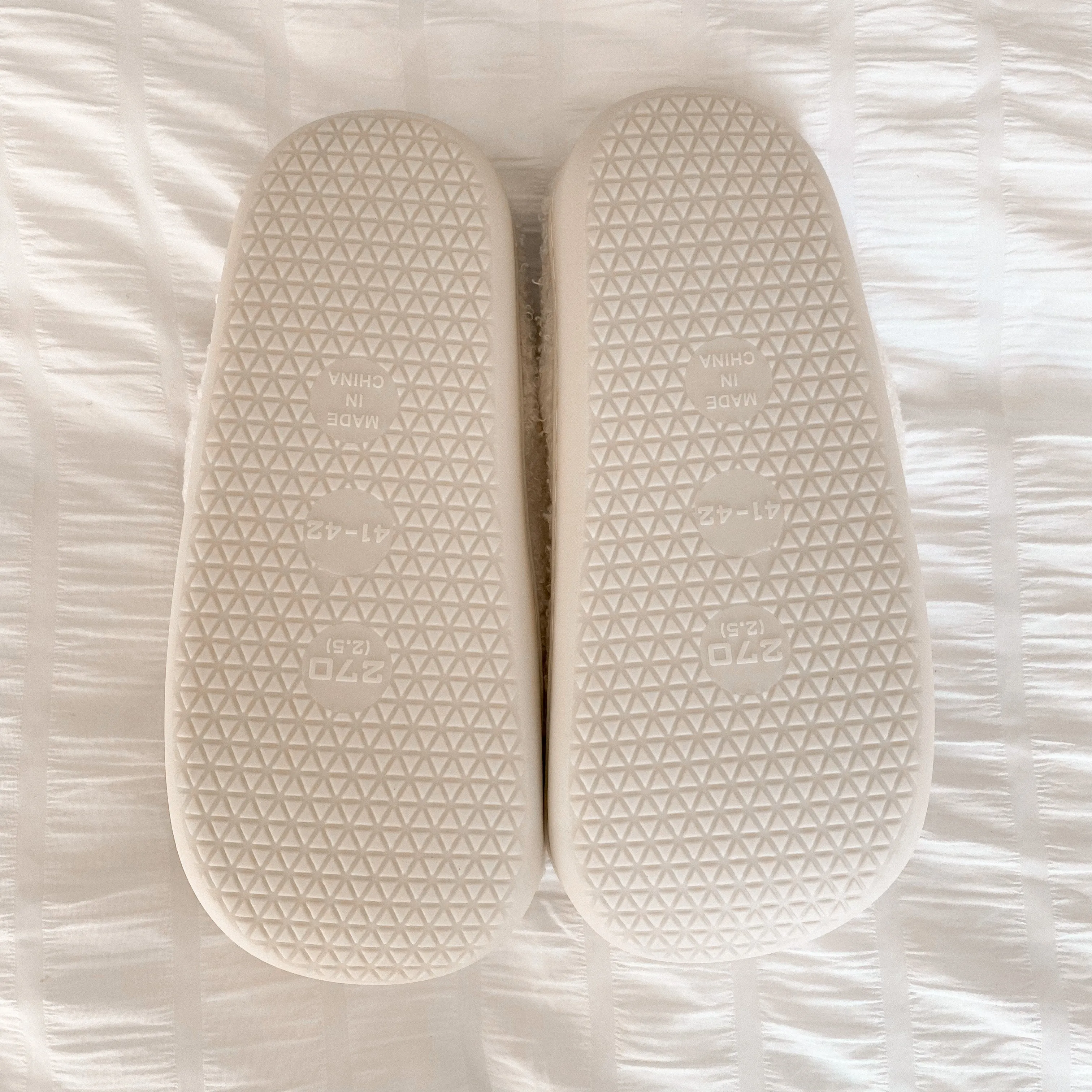 Happy Slippers - White