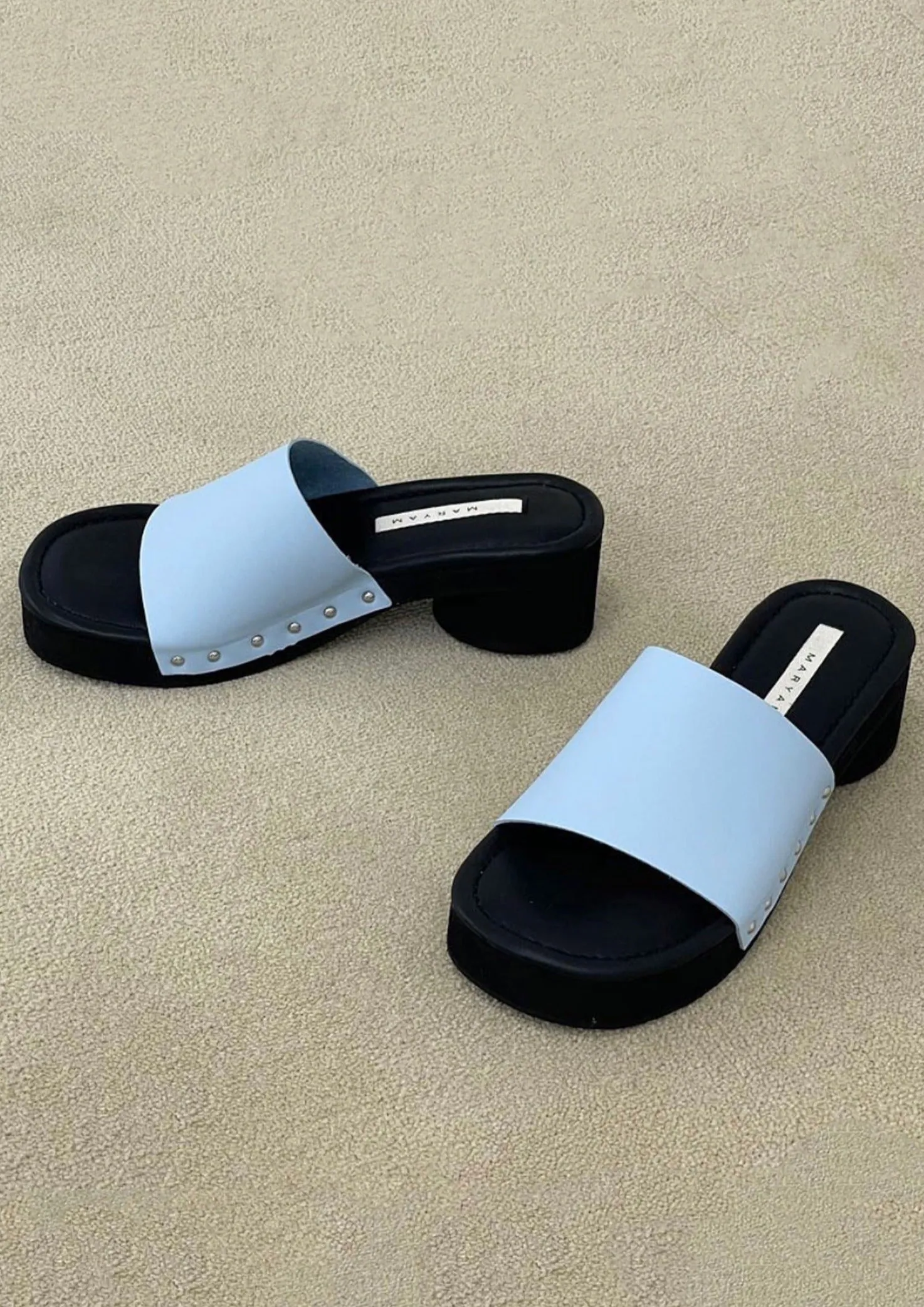 Isla Slides (Pre-order)