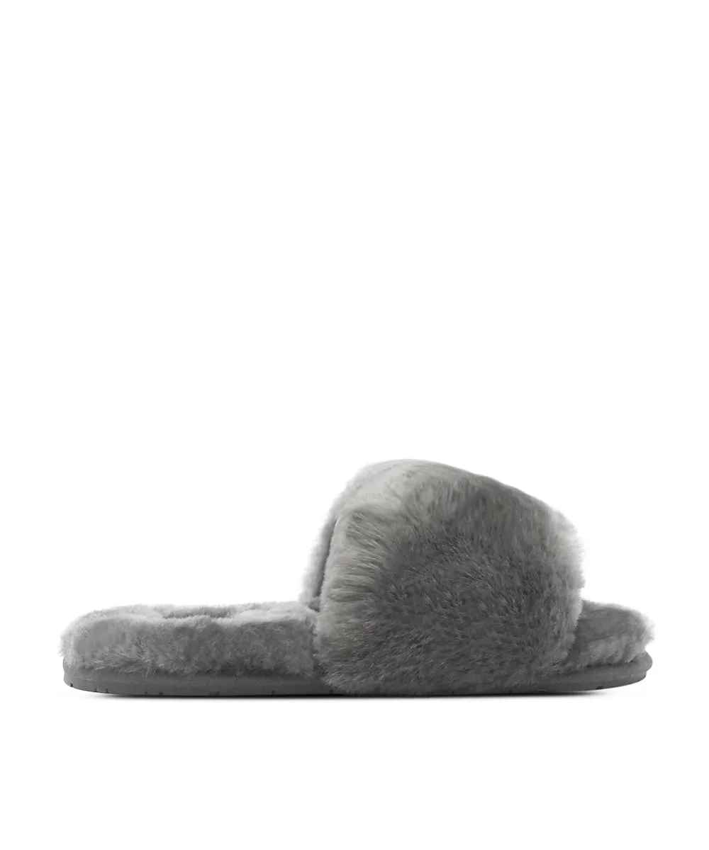 Women's UGG Fluffy Slipper